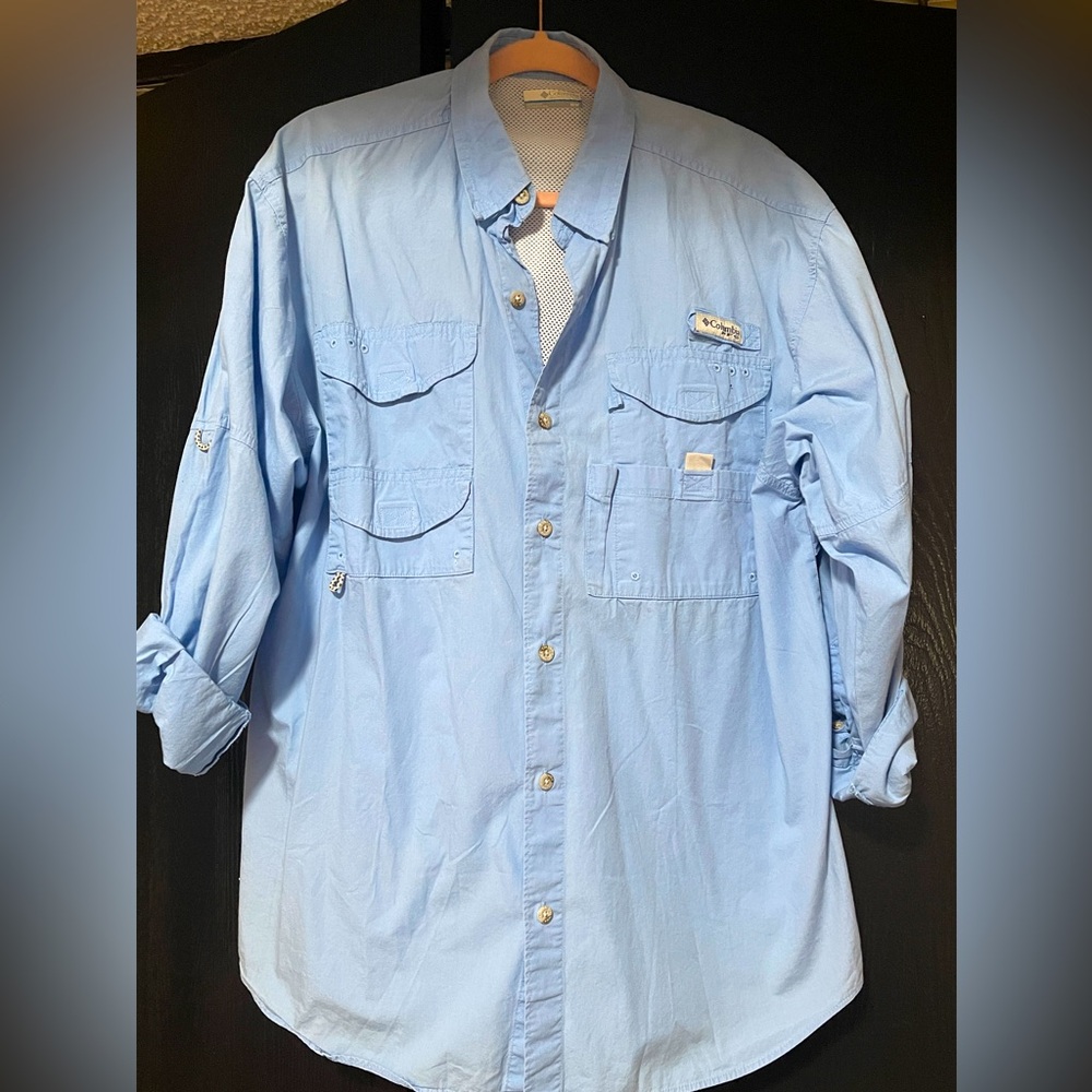 Men’s Medium Baby Blue Columbia PFG Button Down Fishing Shirt- Great Condition!